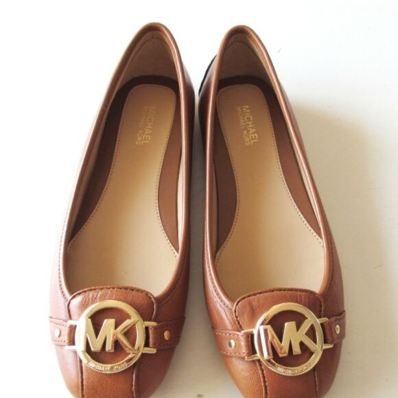Michael Kors Shoes - SALE 2/$15 Michael Kors Fulton flats